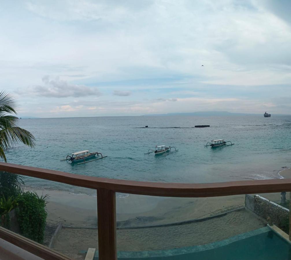 Utama Villas Beach Front Candidasa Bagian luar foto