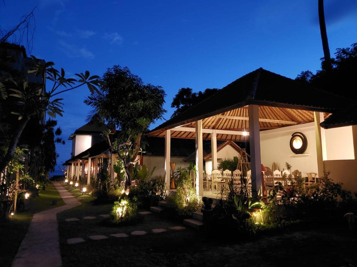 Utama Villas Beach Front Candidasa Bagian luar foto