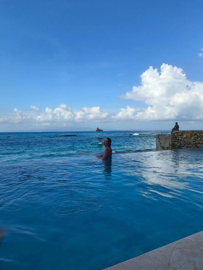 Utama Villas Beach Front Candidasa Bagian luar foto