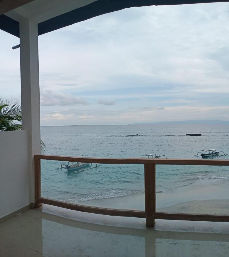 Utama Villas Beach Front Candidasa Bagian luar foto