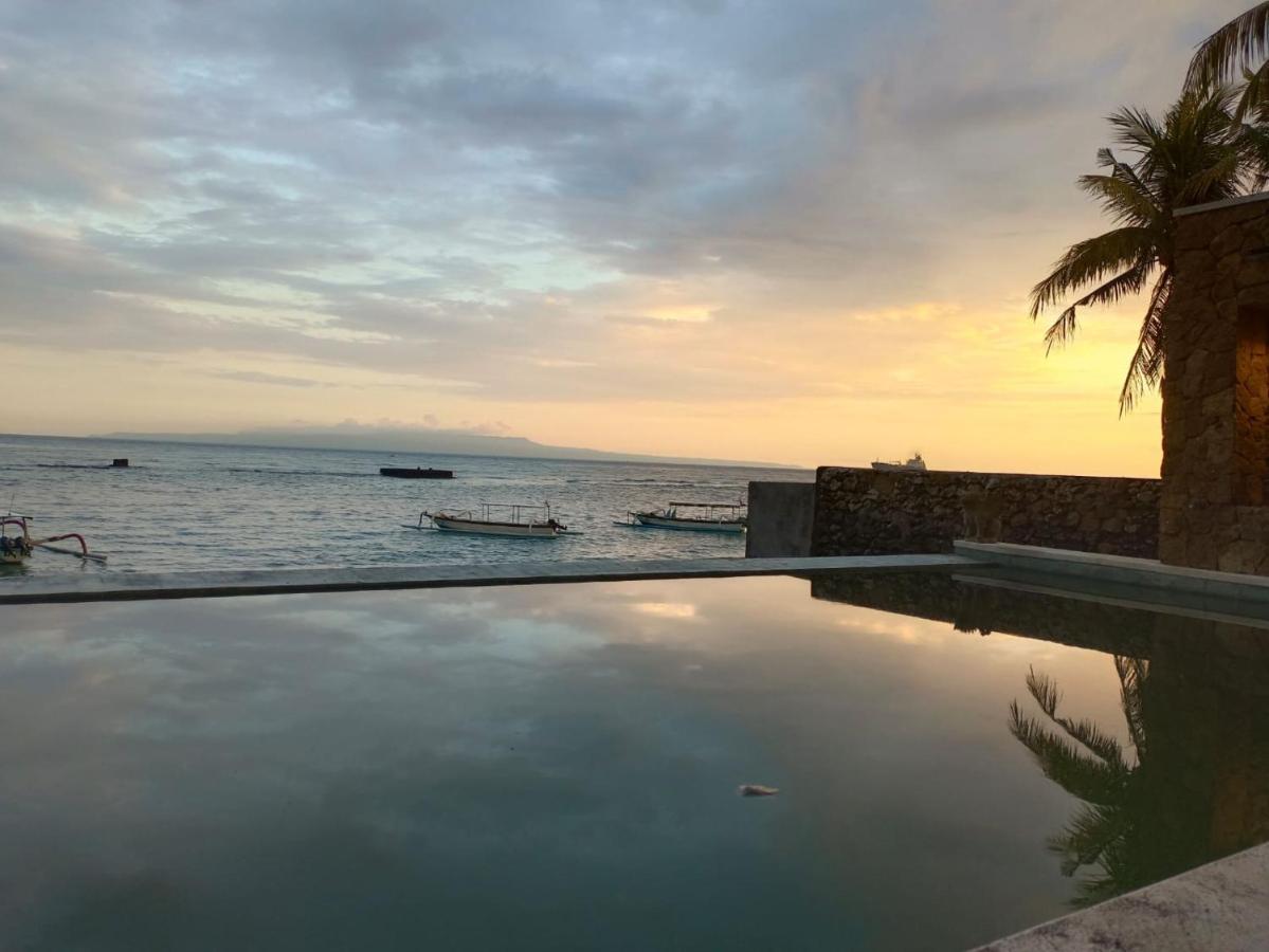 Utama Villas Beach Front Candidasa Bagian luar foto