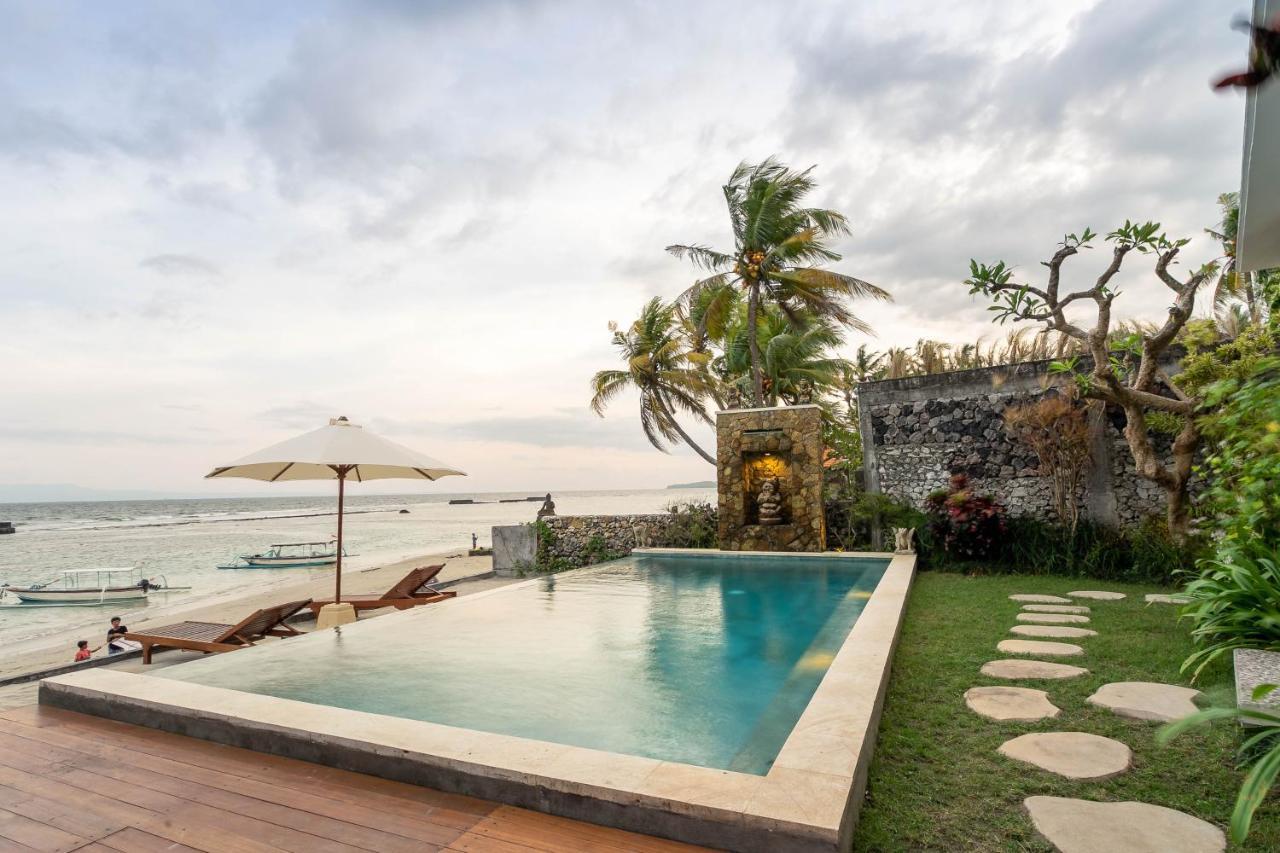 Utama Villas Beach Front Candidasa Bagian luar foto