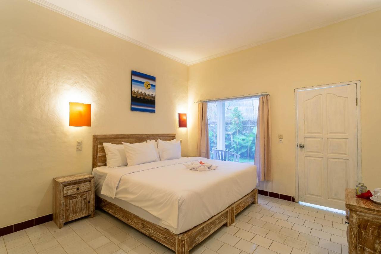 Utama Villas Beach Front Candidasa Bagian luar foto