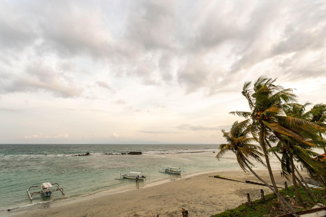 Utama Villas Beach Front Candidasa Bagian luar foto