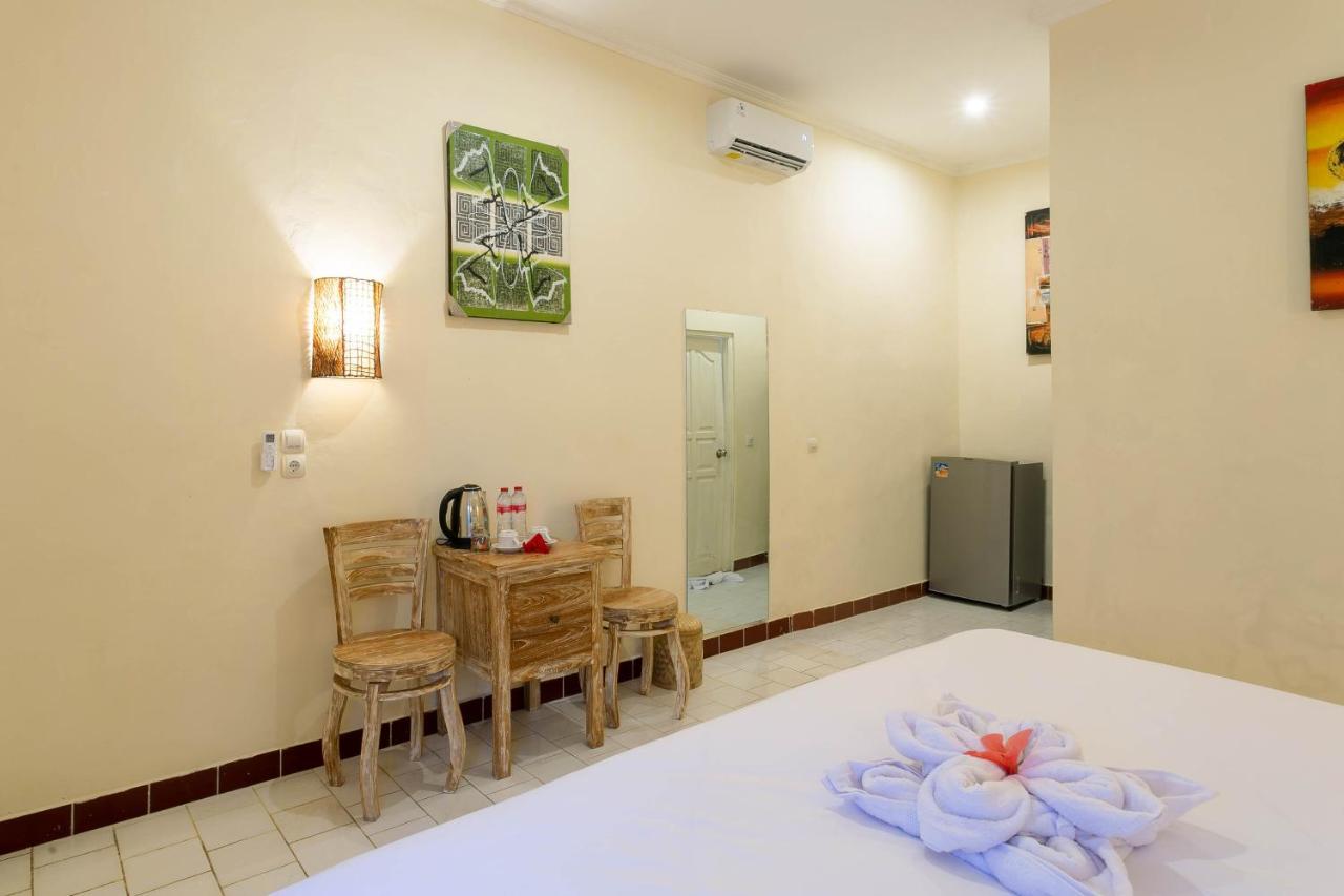 Utama Villas Beach Front Candidasa Bagian luar foto