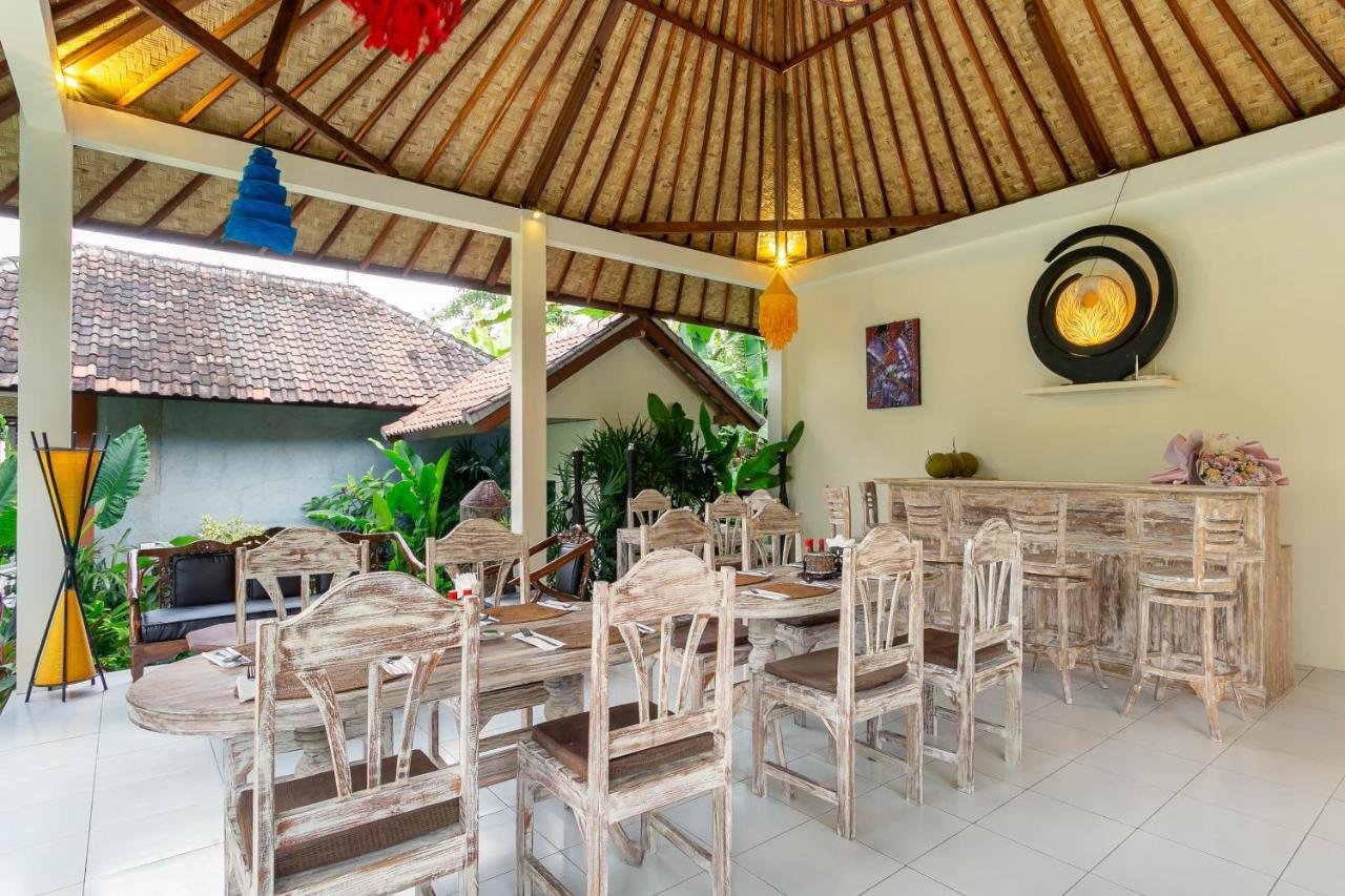 Utama Villas Beach Front Candidasa Bagian luar foto