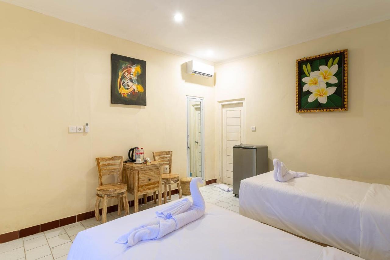 Utama Villas Beach Front Candidasa Bagian luar foto