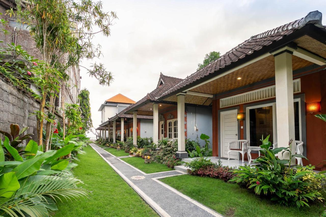 Utama Villas Beach Front Candidasa Bagian luar foto